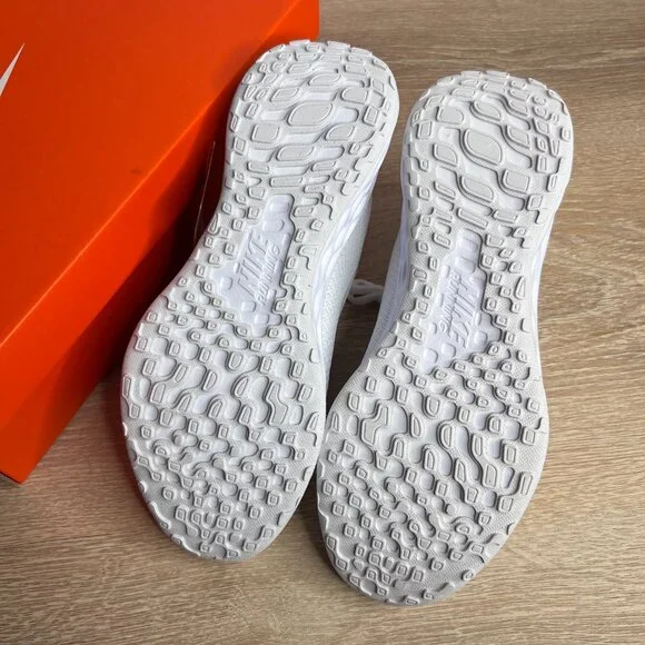 Nike Revolution 6 Men's Road Running Shoes - Picture 8 of 8